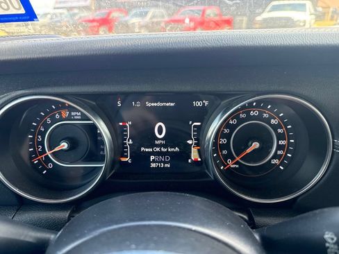 Used 2022 Jeep Wrangler Unlimited Sahara w/ Cold Weather Group AWD/4WD image 21