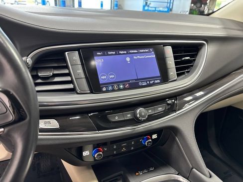 Used 2023 Buick Enclave Essence AWD/4WD image 16