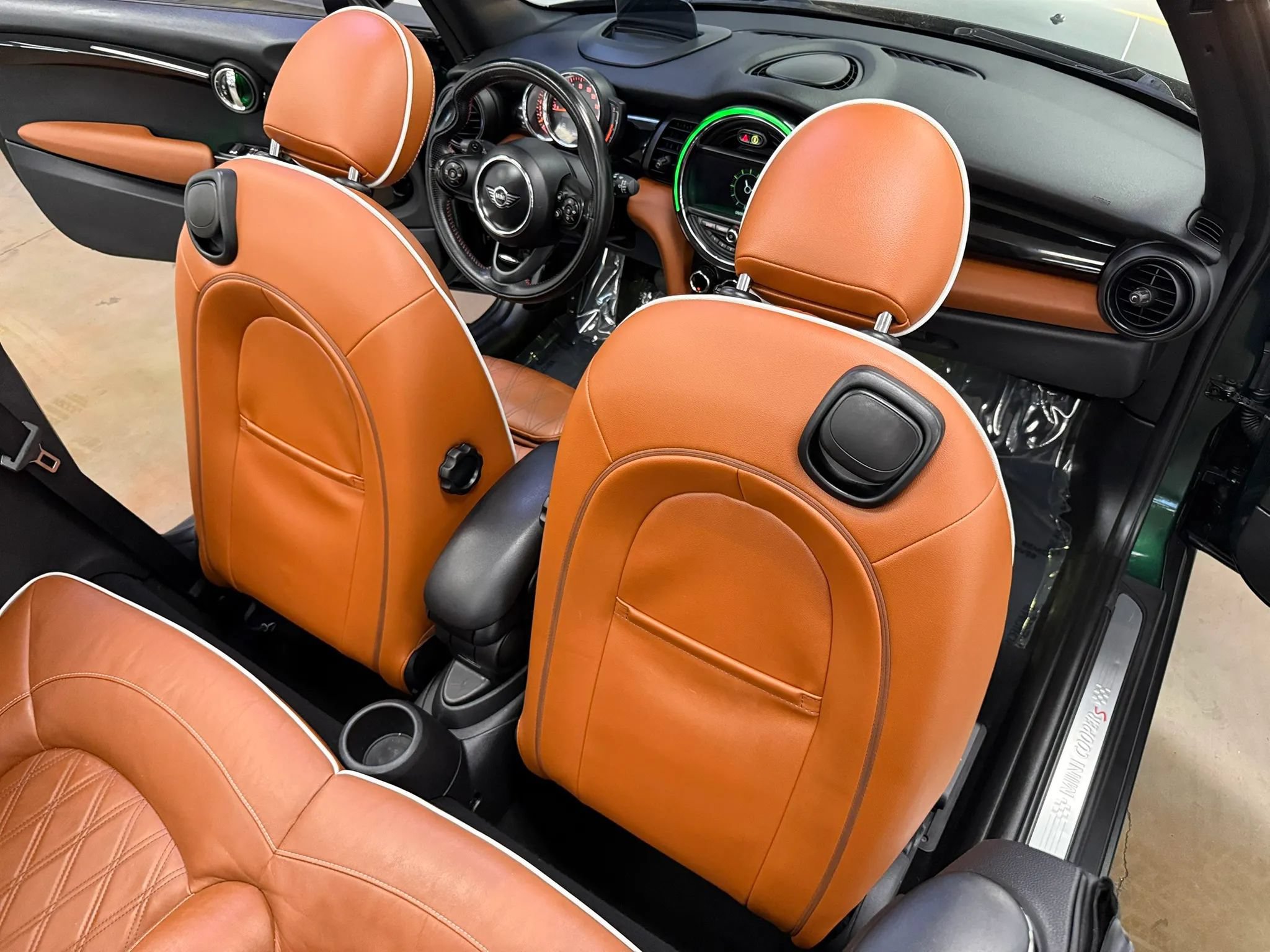 Used 2019 MINI Cooper S w/ Signature Upholstery Package FWD image 17