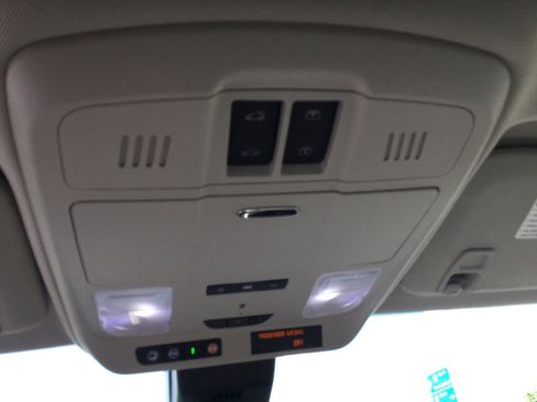 Used 2019 Buick Envision Premium w/ Driver Confidence Package image 24