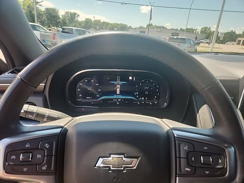 Certified 2022 Chevrolet Suburban Z71 w/ Luxury Package AWD/4WD image 27