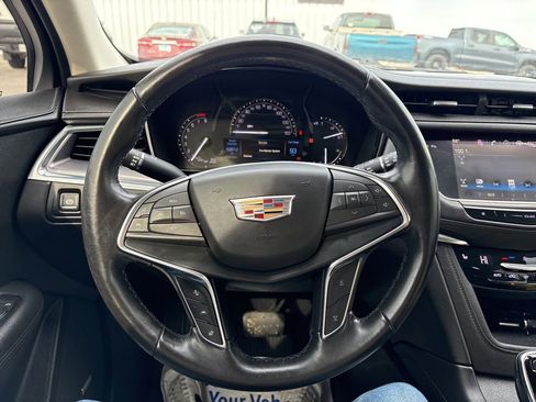 Used 2018 Cadillac XT5 Luxury w/ Driver Awareness Package image 35