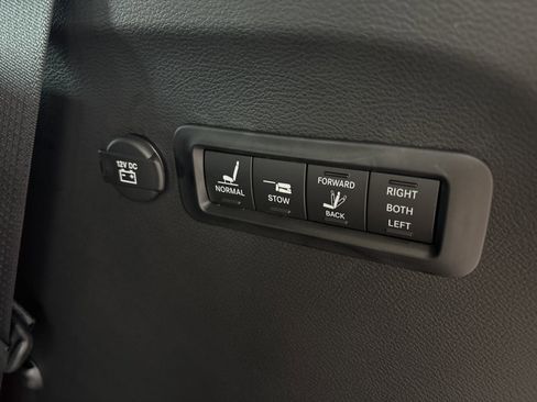 New 2026 Chrysler Pacifica Pinnacle FWD image 20