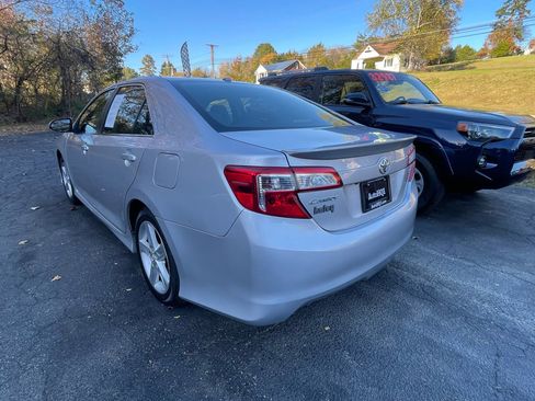 Used 2014 Toyota Camry SE image 6