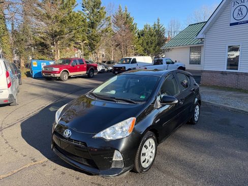 Used 2012 Toyota Prius C Two image 3