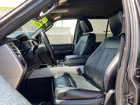 Used 2017 Ford Expedition XLT w/ Equipment Group 202A image 10