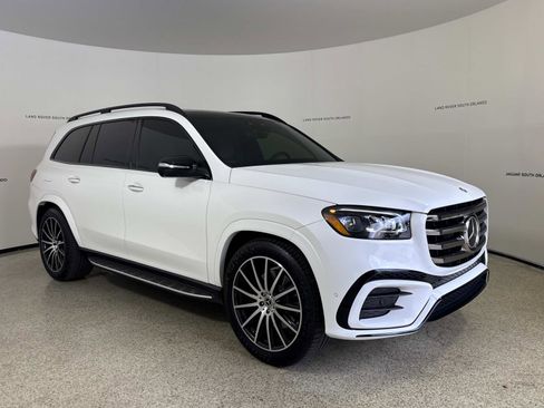 Used 2024 Mercedes-Benz GLS 450 4MATIC image 7
