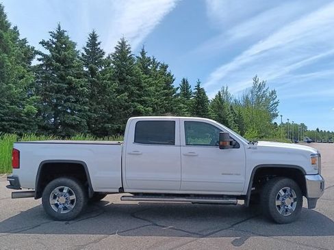 Used 2016 GMC Sierra 2500 SLE w/ SLE Preferred Package AWD/4WD image 4