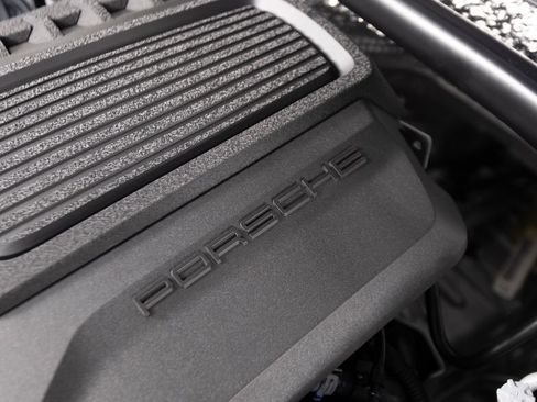 New 2026 Porsche Macan AWD/4WD image 38