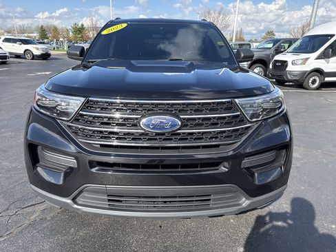 Certified 2023 Ford Explorer XLT w/ Class IV Trailer Tow Package image 9