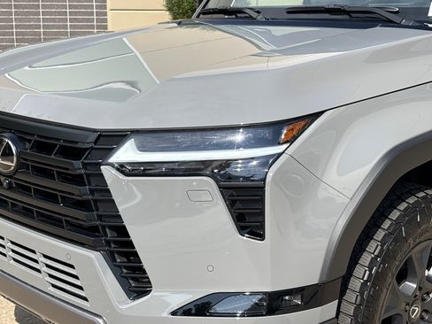 Certified 2026 Lexus GX 550 AWD/4WD image 6