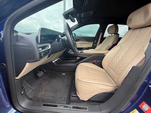 Certified 2024 Cadillac Lyriq Luxury w/ Nappa Leather Package AWD/4WD image 30