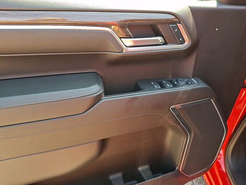 Certified 2024 Chevrolet Silverado 1500 LT AWD/4WD image 10