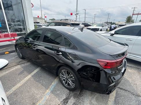 Used 2023 Kia Forte GT-Line w/ GT-Line Premium Package FWD image 9
