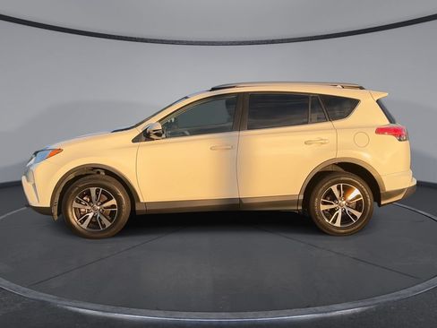 Used 2018 Toyota RAV4 XLE FWD image 5