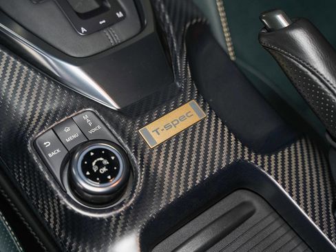Used 2021 Nissan GT-R Premium AWD/4WD image 33