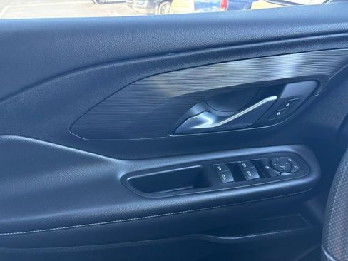 Used 2022 GMC Terrain SLE w/ Driver Convenience Package image 23