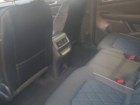 Used 2025 Volkswagen Atlas Cross Sport SEL Premium R-Line AWD/4WD image 6