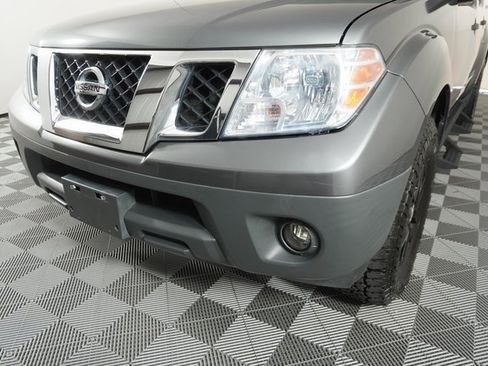 Used 2019 Nissan Frontier SV image 11