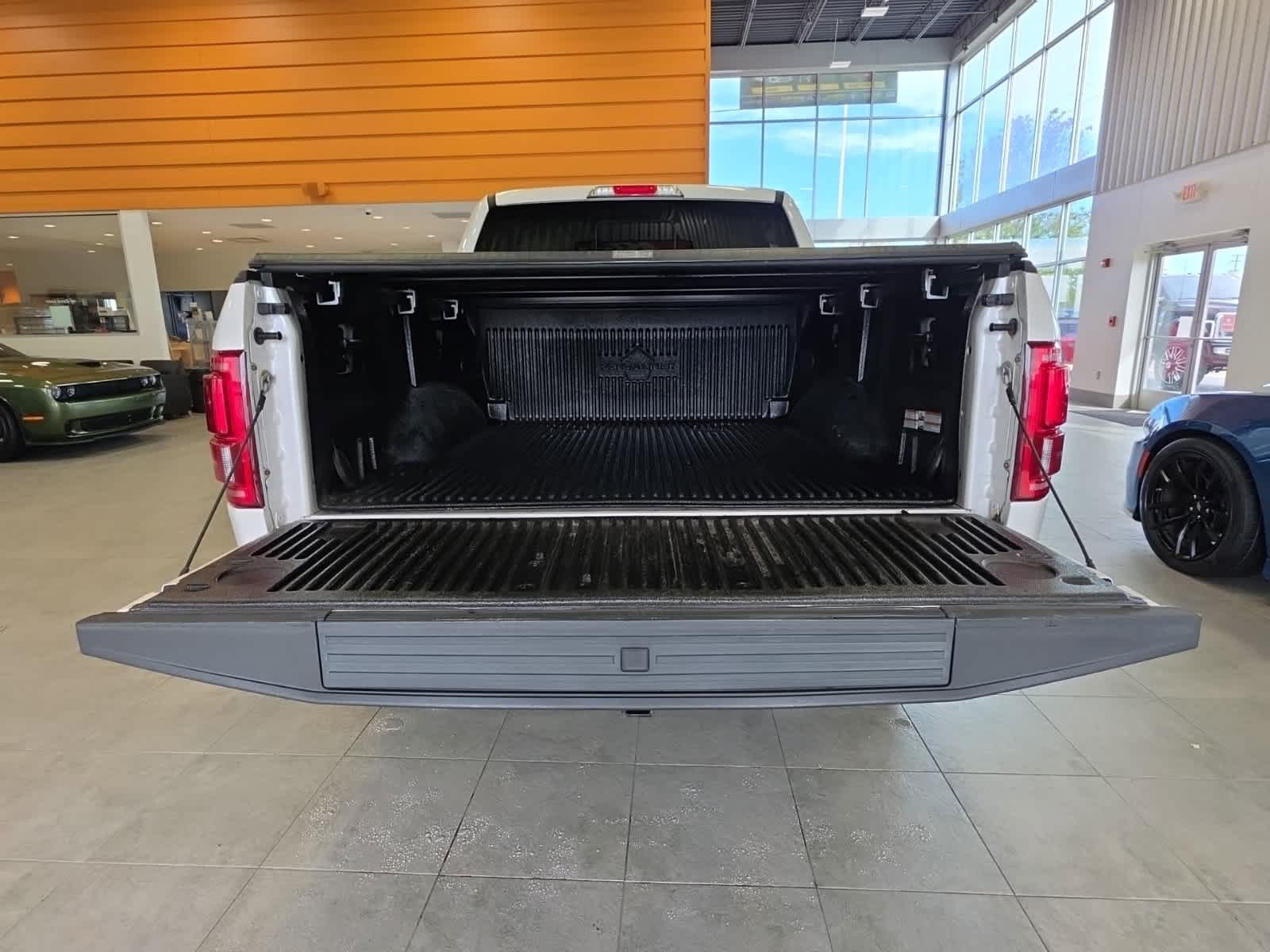Used 2017 Ford F150 Lariat w/ Equipment Group 502A Luxury AWD/4WD image 10