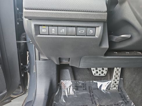 Used 2025 Toyota Camry SE FWD image 25