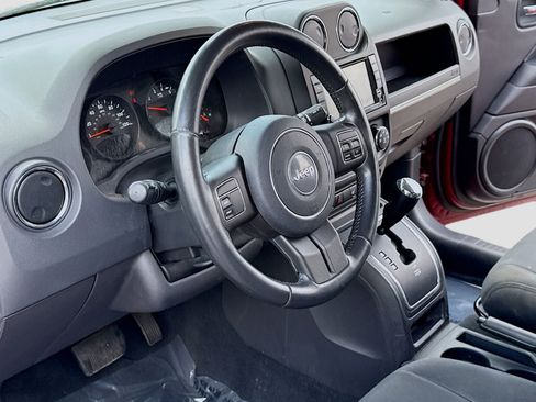 Used 2012 Jeep Patriot Latitude FWD image 4