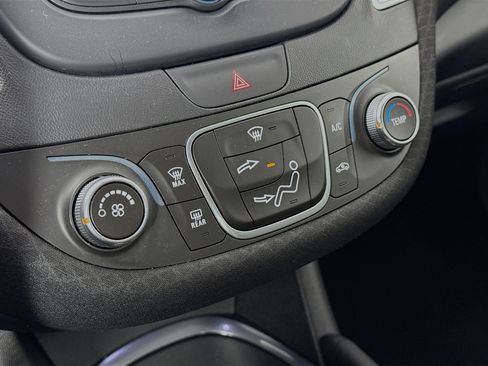 Used 2017 Chevrolet Malibu LT FWD image 14