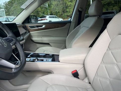 New 2026 Volkswagen Atlas SE image 9