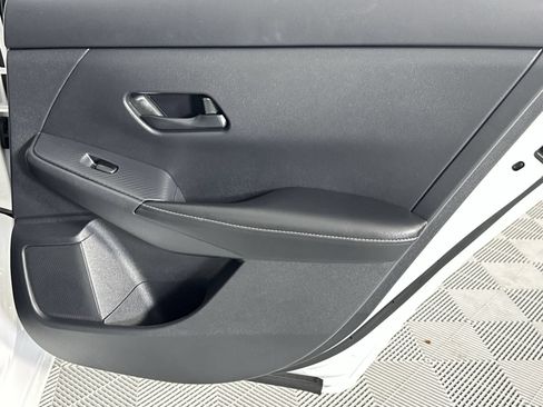 Certified 2025 Nissan Sentra SV FWD image 31