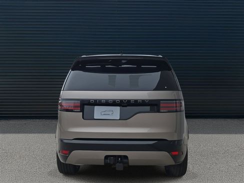 New 2025 Land Rover Discovery Dynamic SE image 4