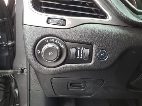 Certified 2019 Jeep Cherokee Limited image 16