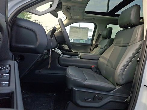 New 2025 Ford Expedition Max Active image 9