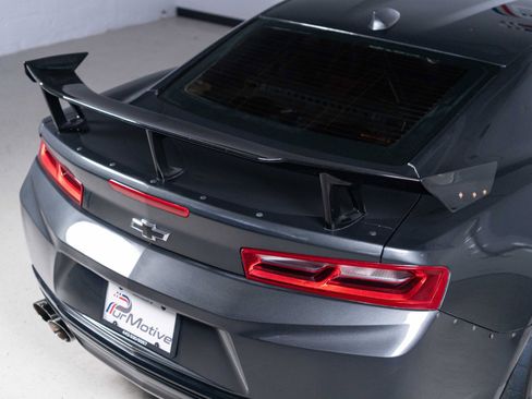 Used 2018 Chevrolet Camaro SS RWD image 16