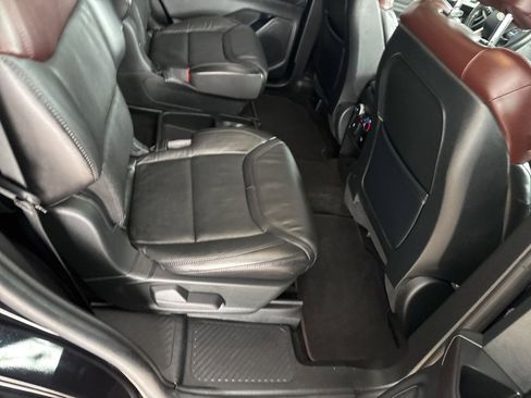 Used 2020 Ford Explorer Platinum w/ Premium Technology Package image 28