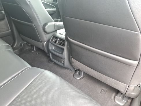 Used 2023 Honda Passport EX-L image 11