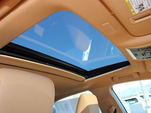 Certified 2025 Lexus ES 300h w/ Premium Package FWD image 6