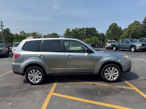 Used 2011 Subaru Forester 2.5X Premium w/ All-Weather Pkg AWD/4WD image 5