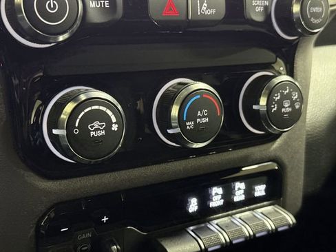 New 2026 RAM 1500 Express AWD/4WD image 16