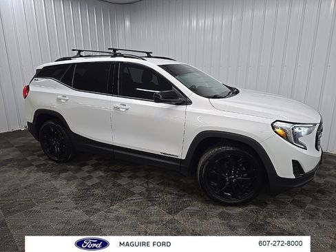 Used 2020 GMC Terrain SLE w/ Driver Convenience Package image 1