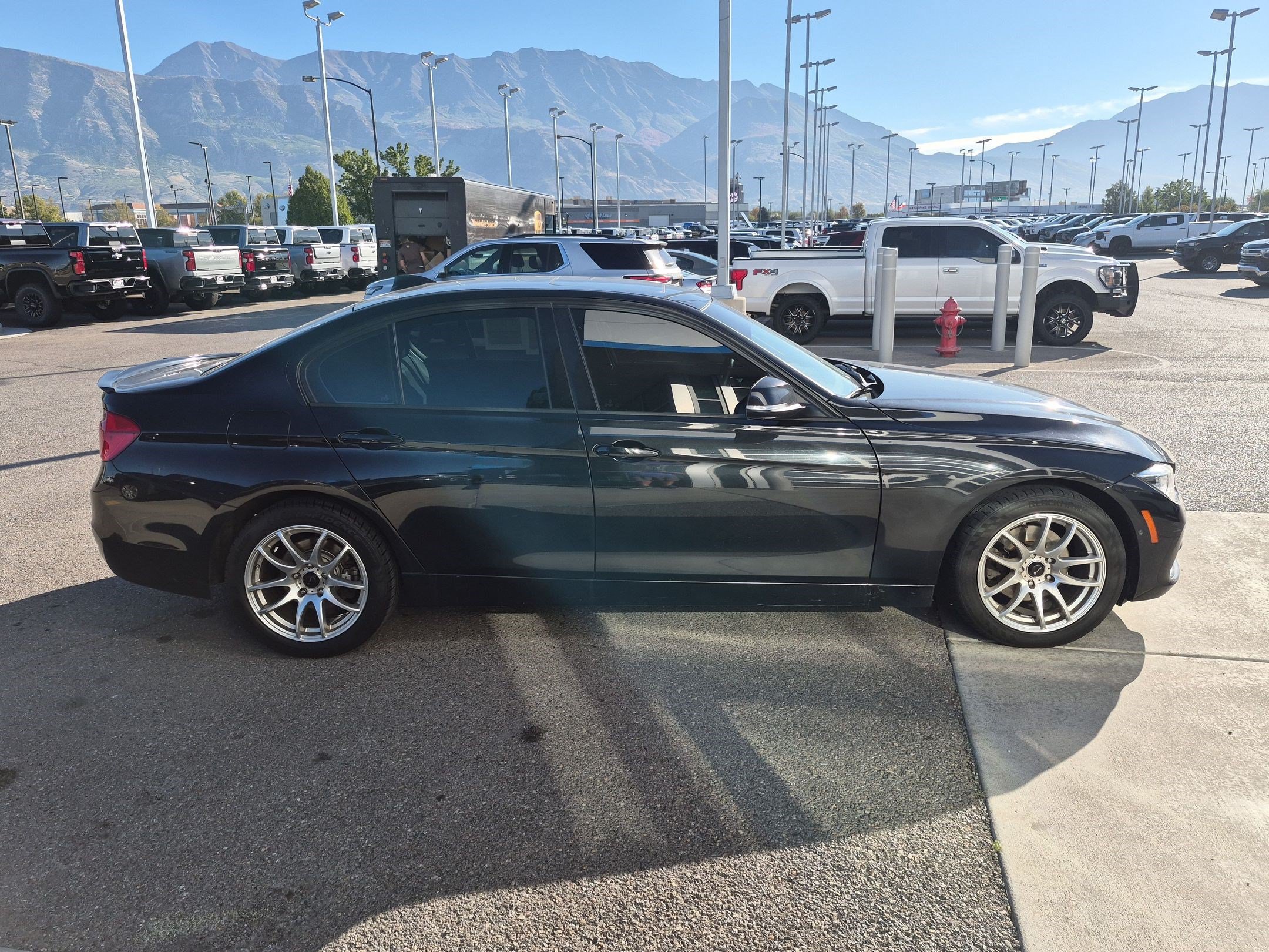 Used 2016 BMW 328i Sedan RWD image 2