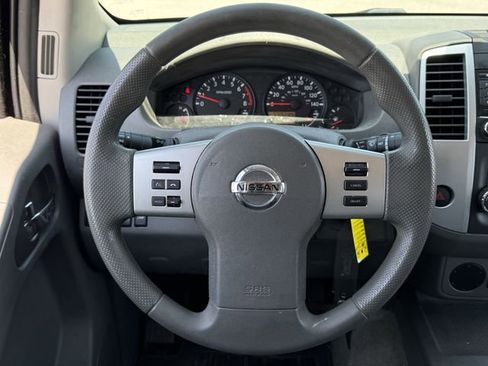 Used 2018 Nissan Frontier SV RWD image 11