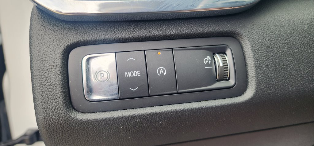 Used 2026 GMC Acadia Elevation w/ Elevation Premium Package FWD image 29