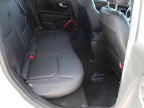Used 2016 Jeep Renegade Trailhawk w/ Premium Trailhawk Package AWD/4WD image 14