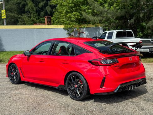 Used 2023 Honda Civic Type R image 4
