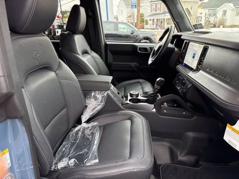 New 2025 Ford Bronco Badlands w/ Sasquatch Package AWD/4WD image 39