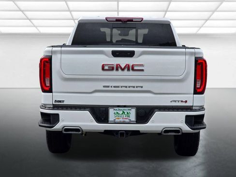 Used 2024 GMC Sierra 1500 AT4 w/ Technology Package AWD/4WD image 17