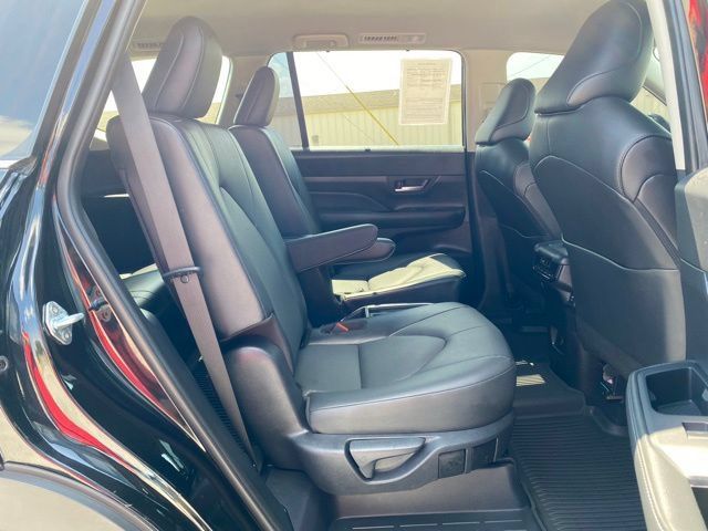 Certified 2025 Toyota Grand Highlander AWD image 22