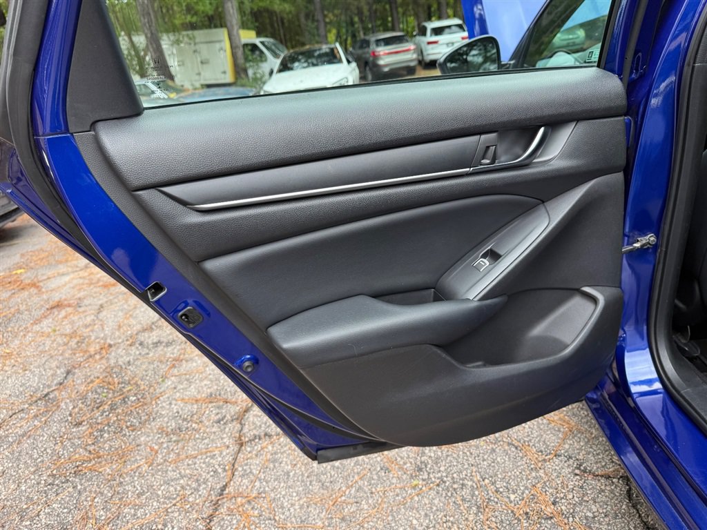 Used 2018 Honda Accord Sport image 15