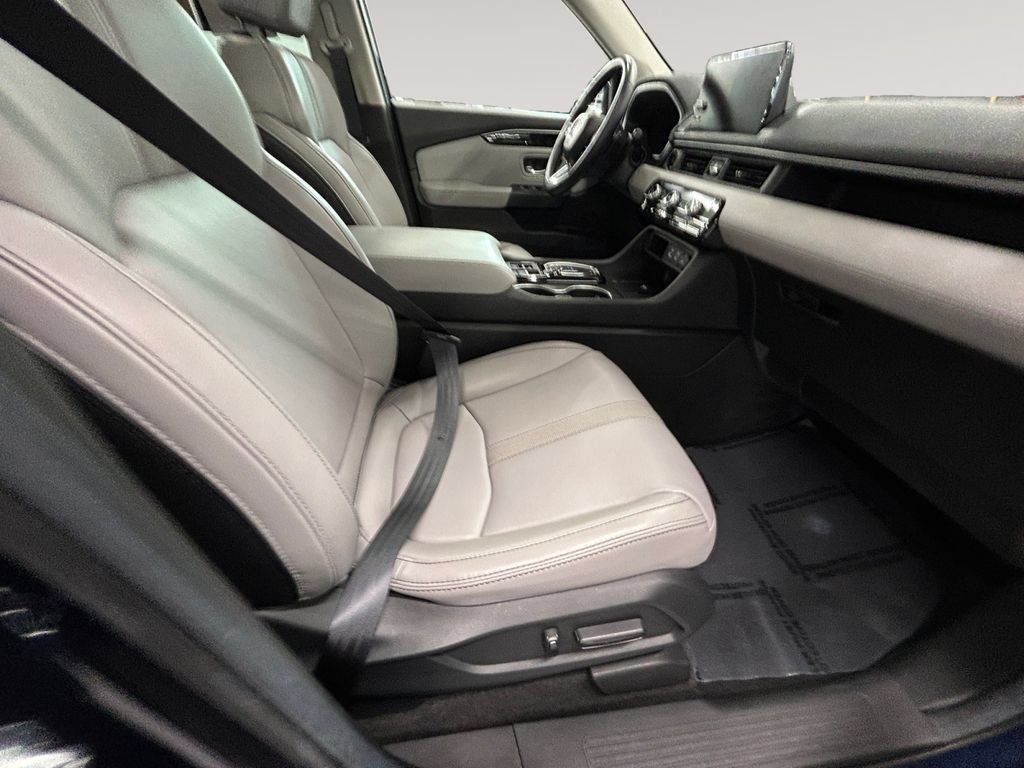 Certified 2023 Honda Pilot Touring image 15