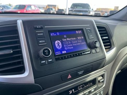 Used 2019 Honda Ridgeline Sport image 2